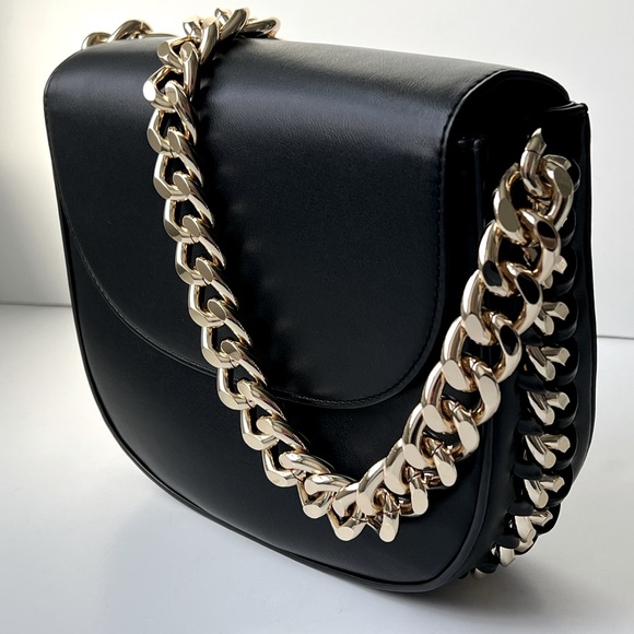 Express Handbags - EXPRESS Woven Black/Gold Chain Frayme Style Flap Shoulder Bag NWOT